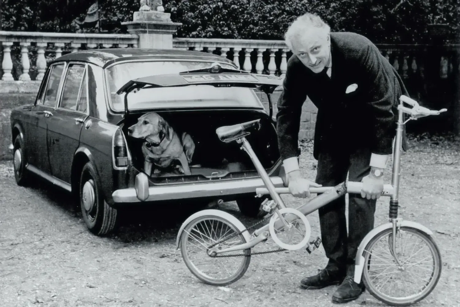 Dr Alex Moulton with the later version of his bicycle