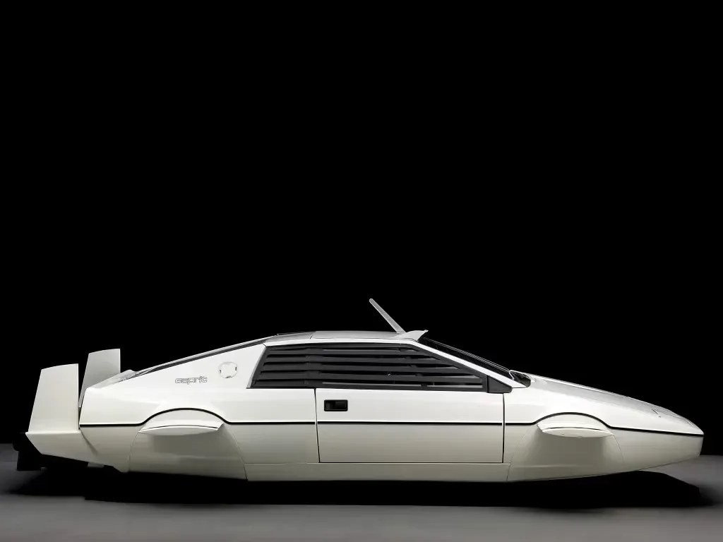 Lotus Esprit 007 Submarine