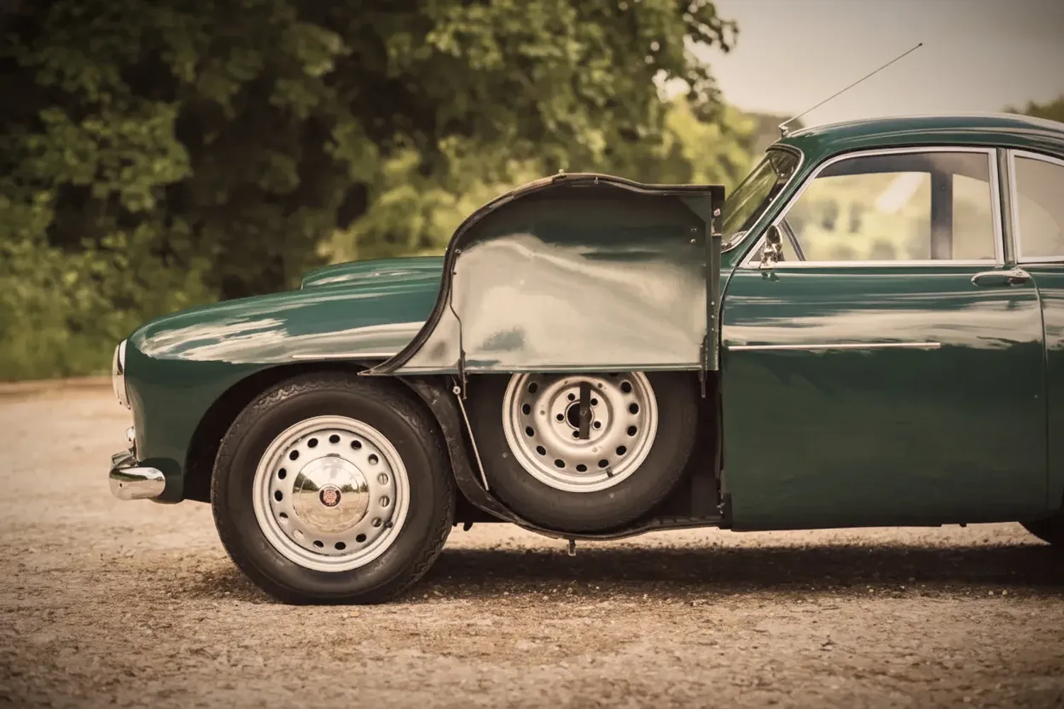 Bristol 404 with spare wheel compartment open